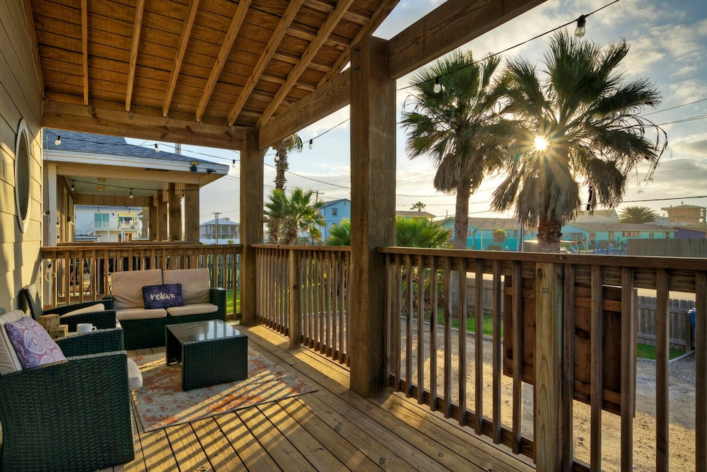 Peyton s Place by Avantstay 2 Blocks to Beach