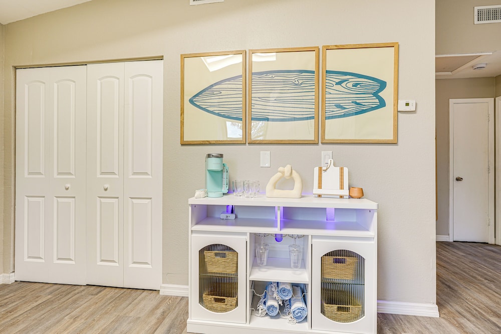 Dtwn Palm Harbor Condo: Walk to Water!