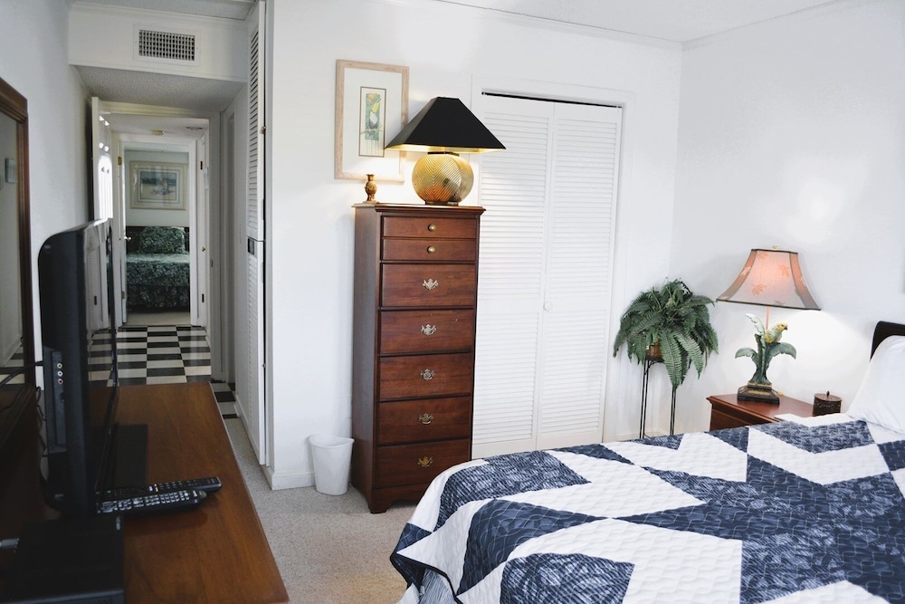 Beauty & The Beach-8B - 2 Br Home
