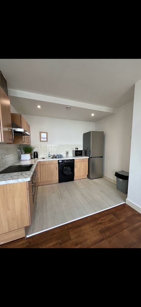 City Centre & Parking 2 Bed Ap