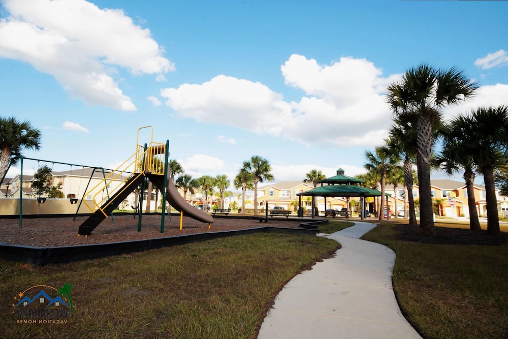 Modern 4BR Townhome Near Disney in Gated Resort