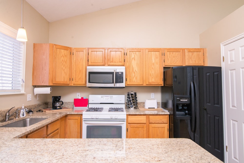 Charming Ogden Town Home, 25 Min To Snowbasin Ski Resort 3 Bedroom Duplex by Redawning view 4
