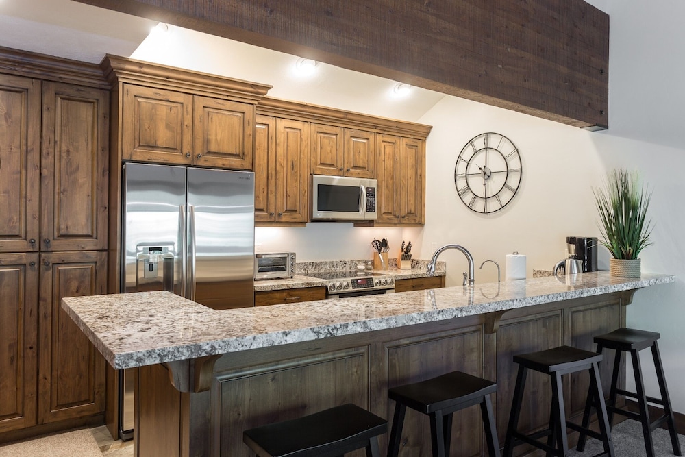 Lakeside at Deer Valley Resort - Two Bedroom Condo #1679 2 Condo