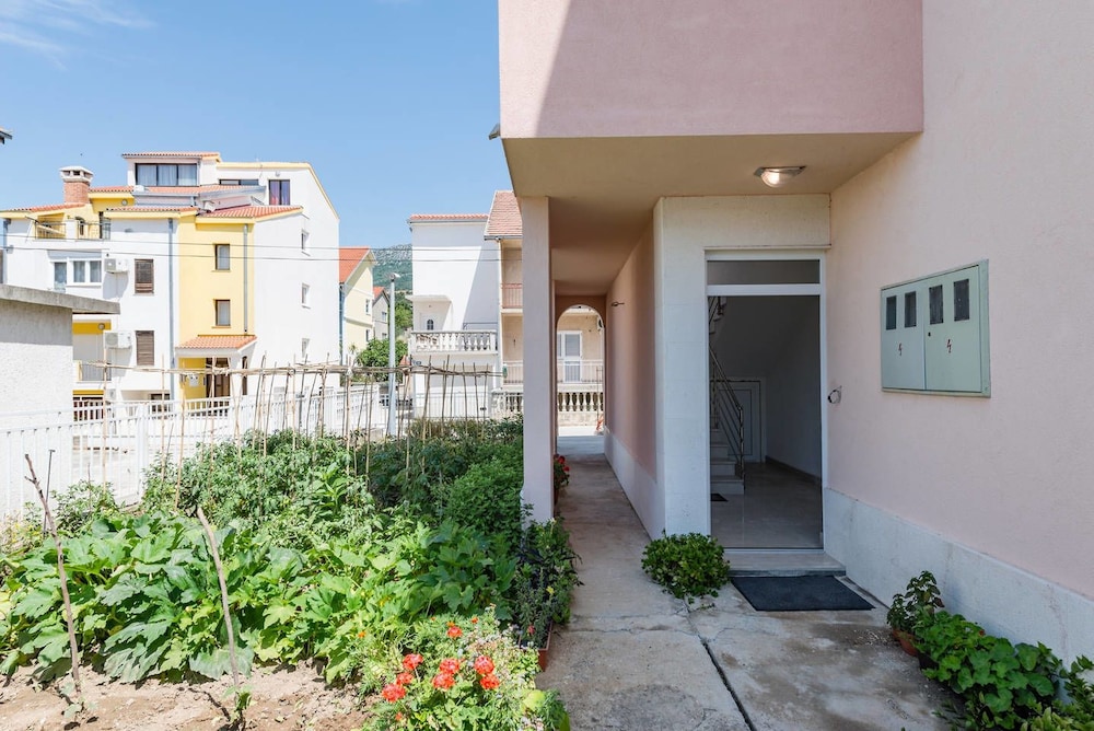 Apartment Gomilica