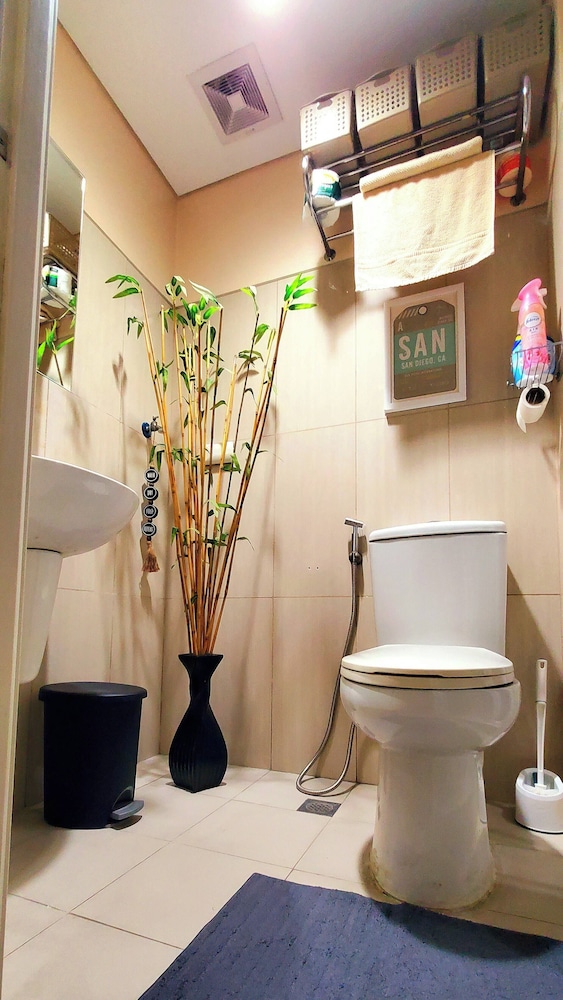 Urban Retreat at Shell Residences With Netflix 300mbps Wifi