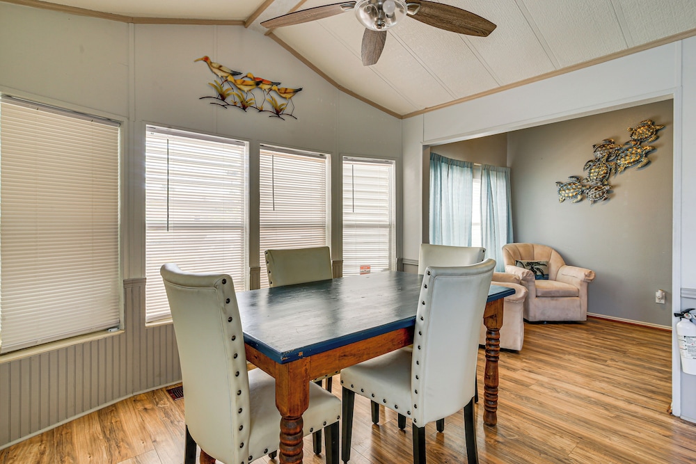Steps to Bay! Home w/ Pool Access in Port Isabel