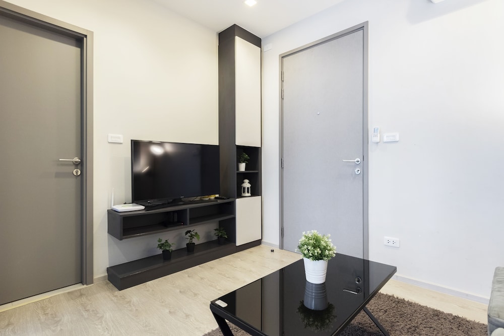 The Base Central Pattaya by Favstay
