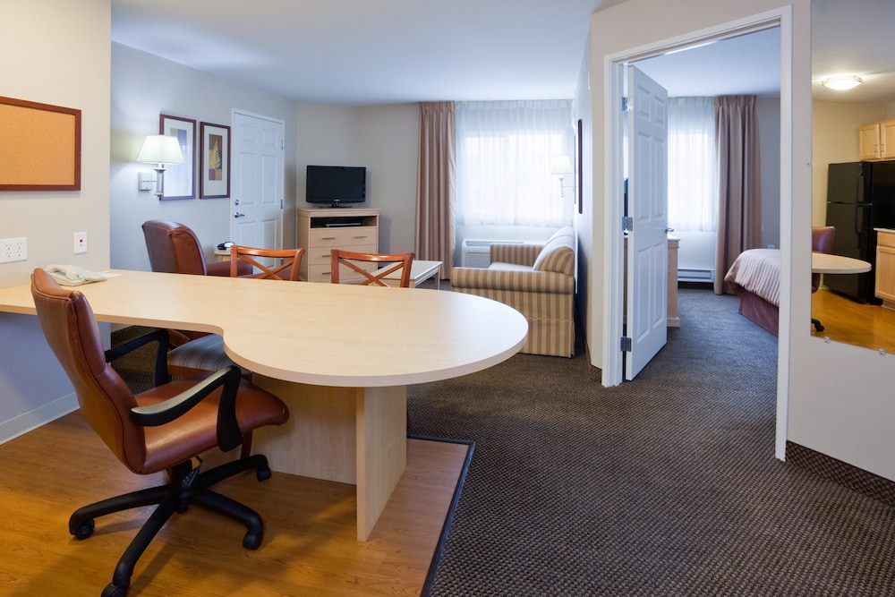 Milwaukee Vacations - Candlewood Suites Milwaukee Brown Deer, an IHG Hotel - Property Image 1
