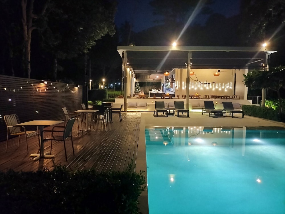 Nest Sense Resort