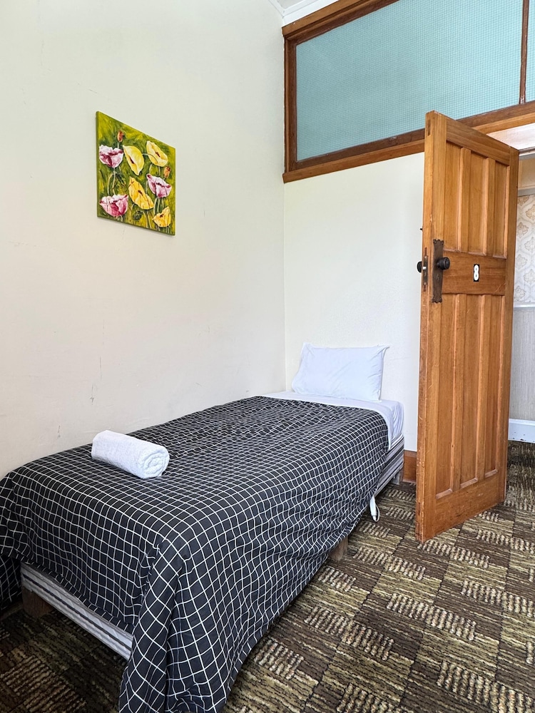 Gladstone Grand Hotel