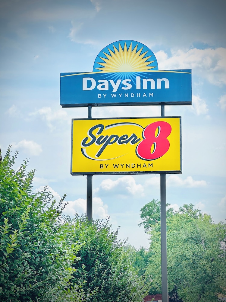 Days Inn by Wyndham WestEnd Alexandria,VA Washington DC Area - Property Image 10