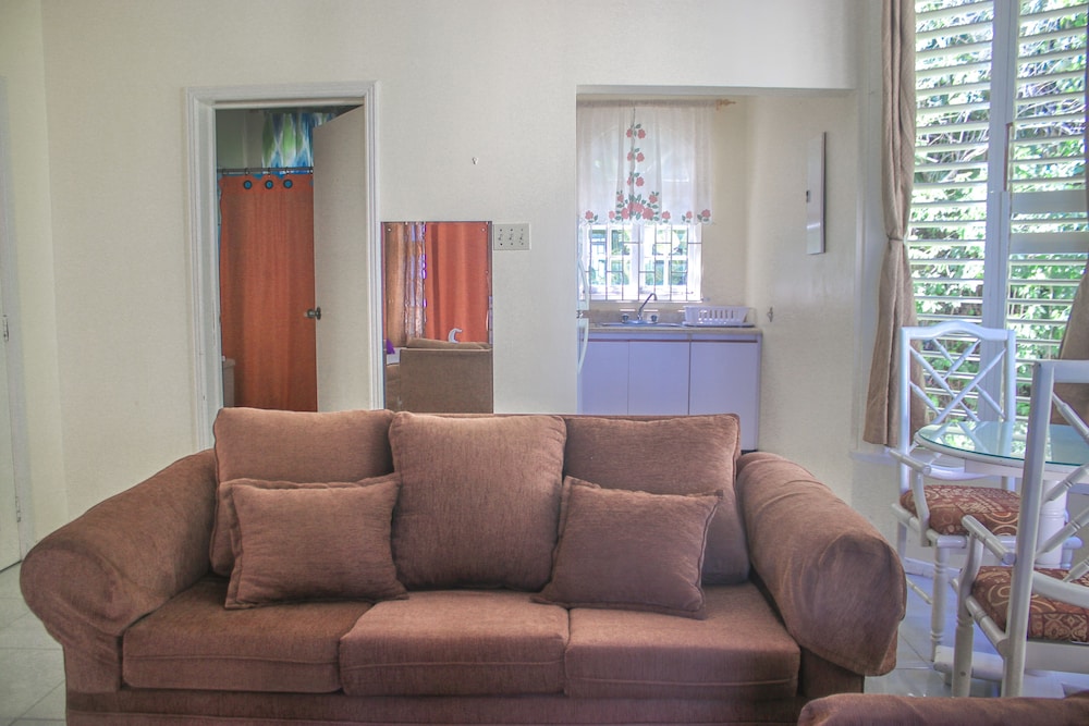 Columbus Heights Apartments view 3