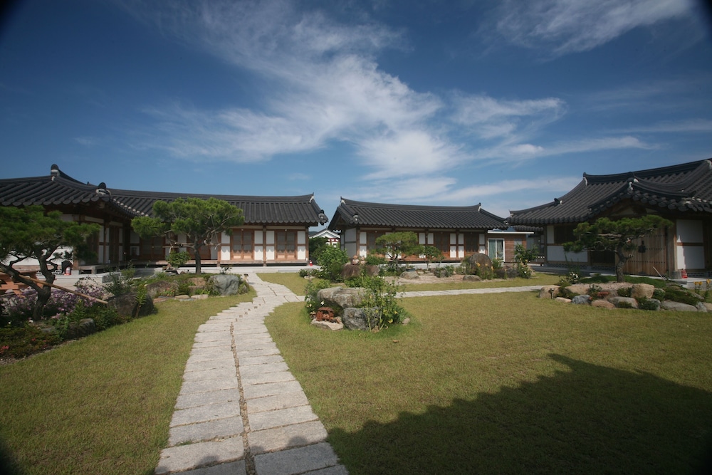 Gyeongju Hanok1st