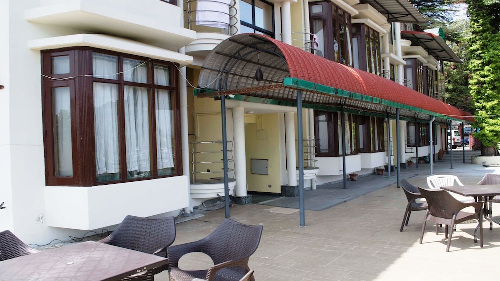 Hotel Majestic Oak Bush