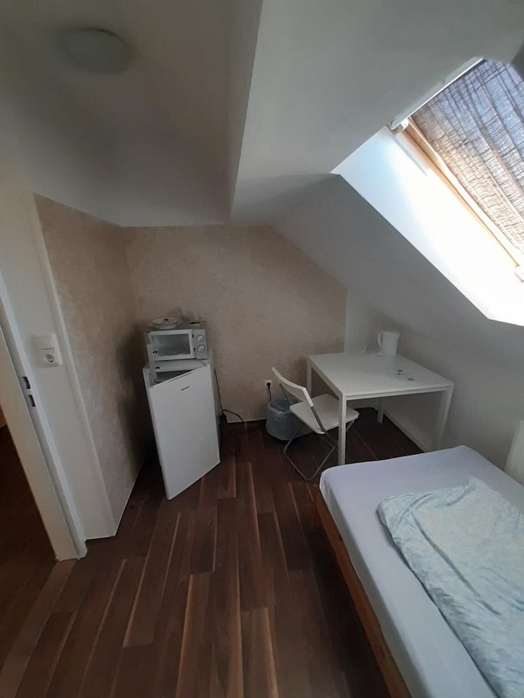2-Rent Group Hostel Rooms&Apartments EVE168
