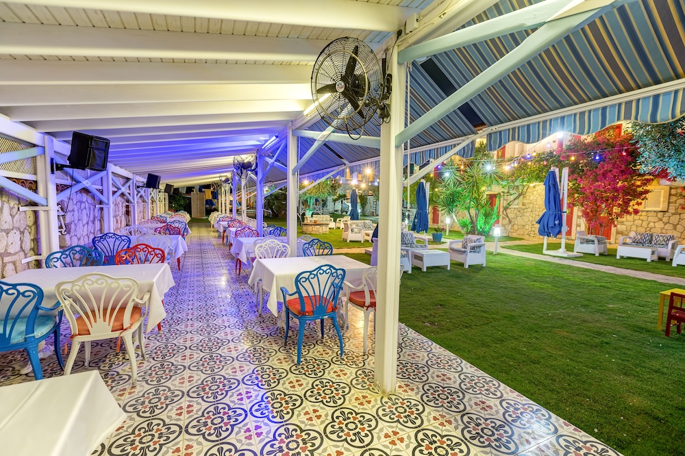 Alaroof Otel - Image 30