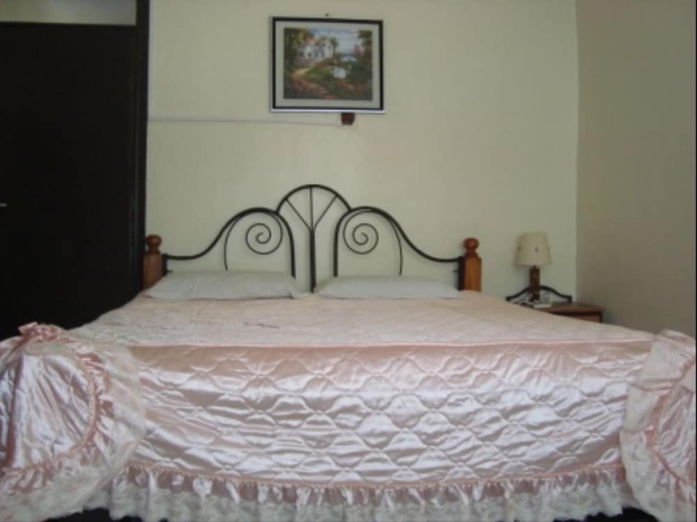 Angaza Guest House