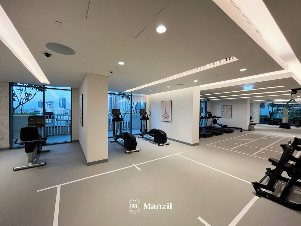 Manzil - Stylish 1BR in Emaar Beachfront
