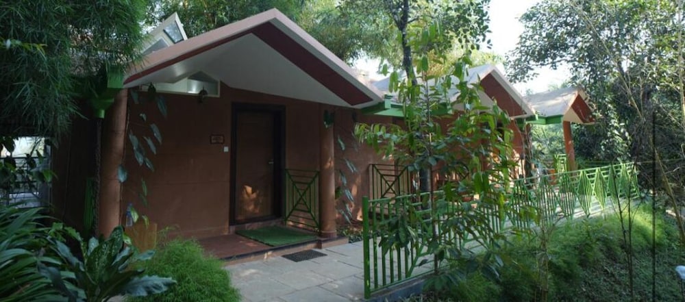 Holiday Courtyard