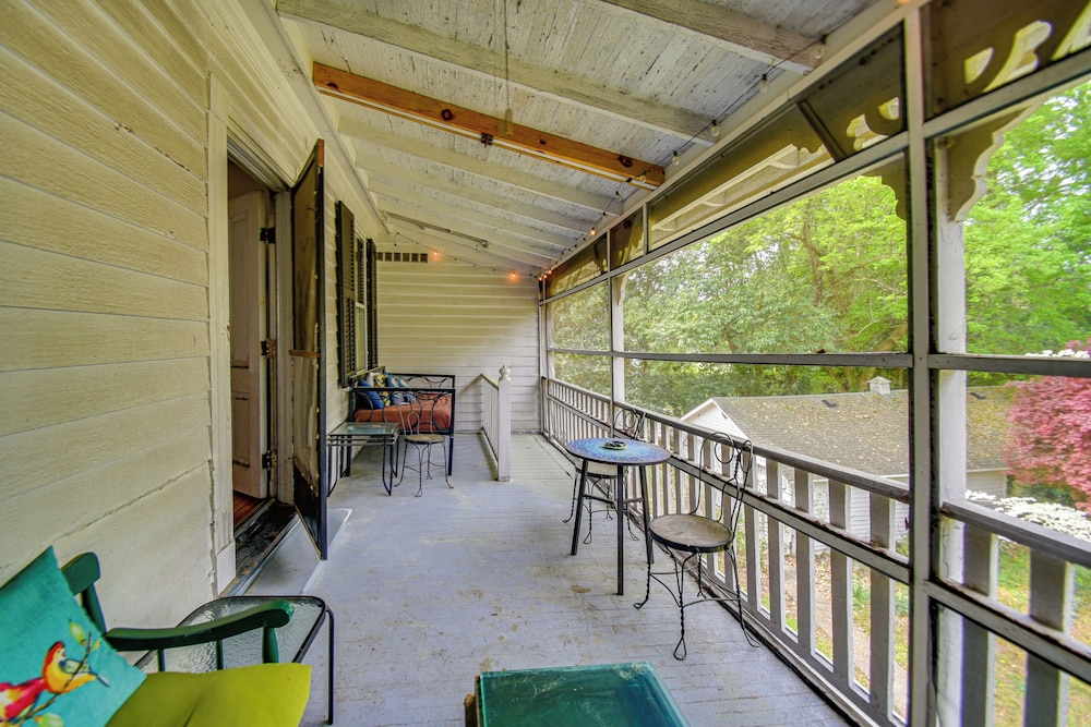Historic Manor w/ Screened Porch in Elizabeth City