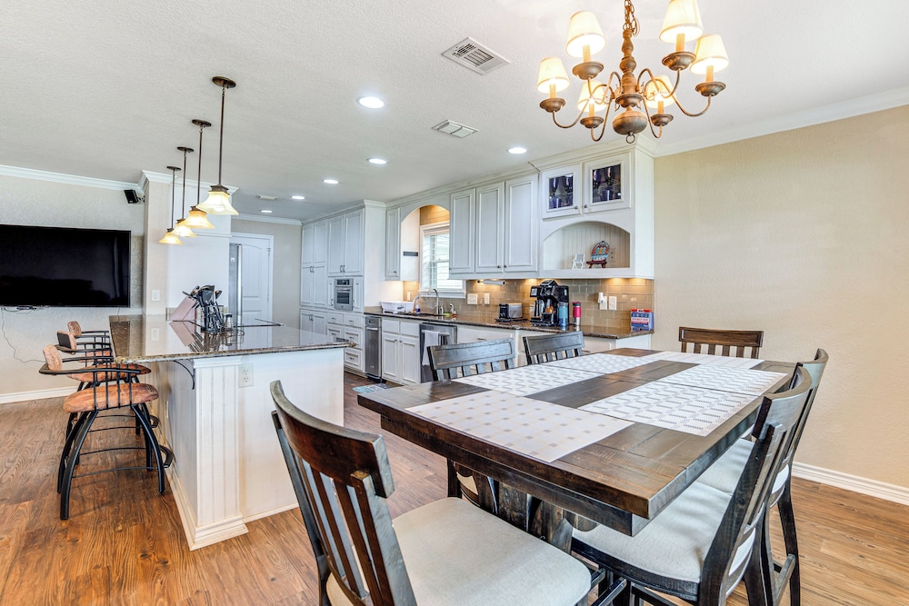 Waterfront Retreat w/ Dock on Cedar Creek Lake!