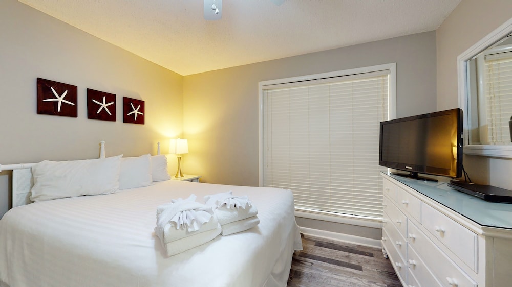 Augusta Village Sandestin by Gibson BR