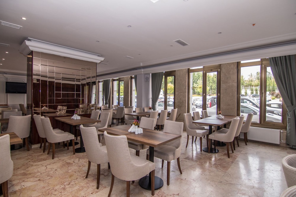 An Grand Otel - Image 8