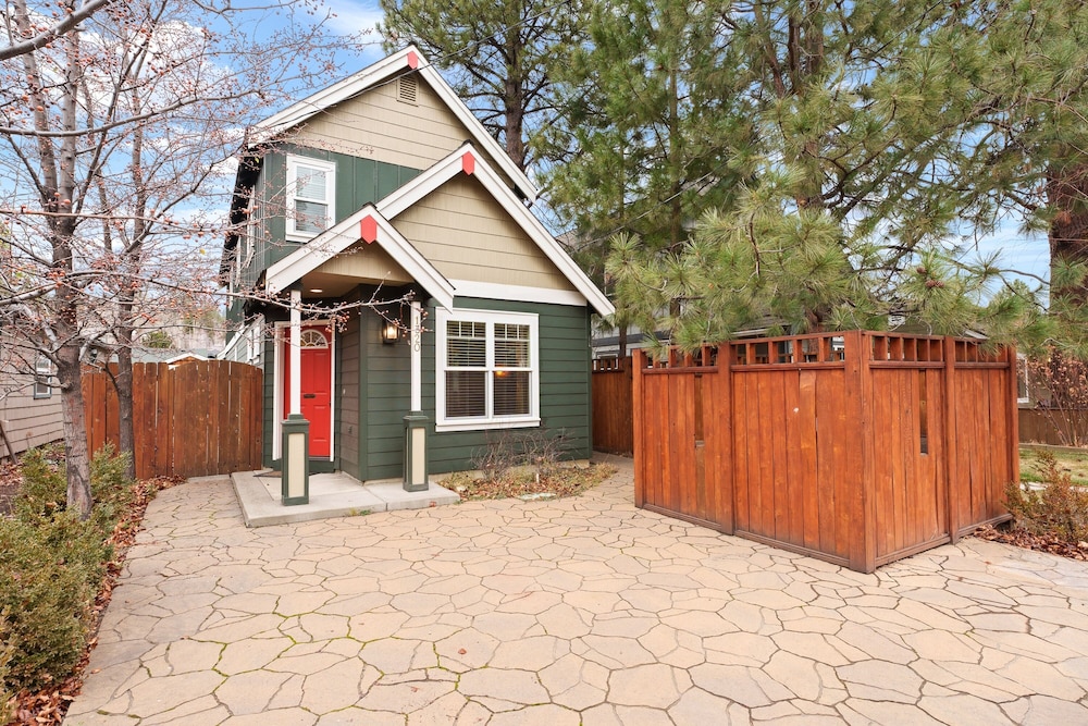 Meet Me On Milwaukee 30 Day Minimum 2 Bedroom Home