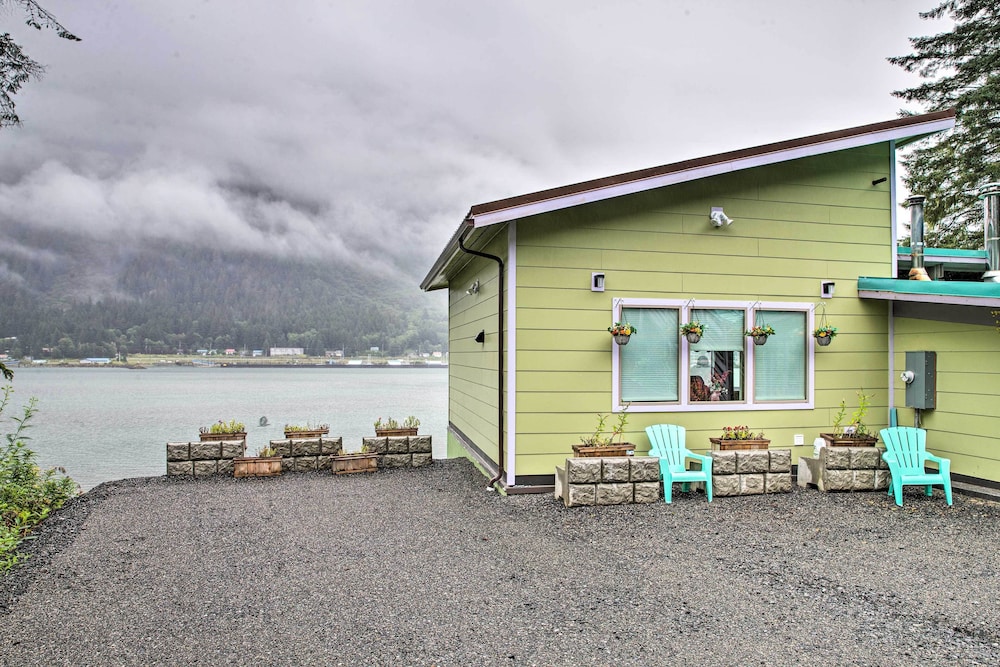 Juneau Vacations - Waterfront House w/ Glacial Views - Near Downtown! - Property Image 16