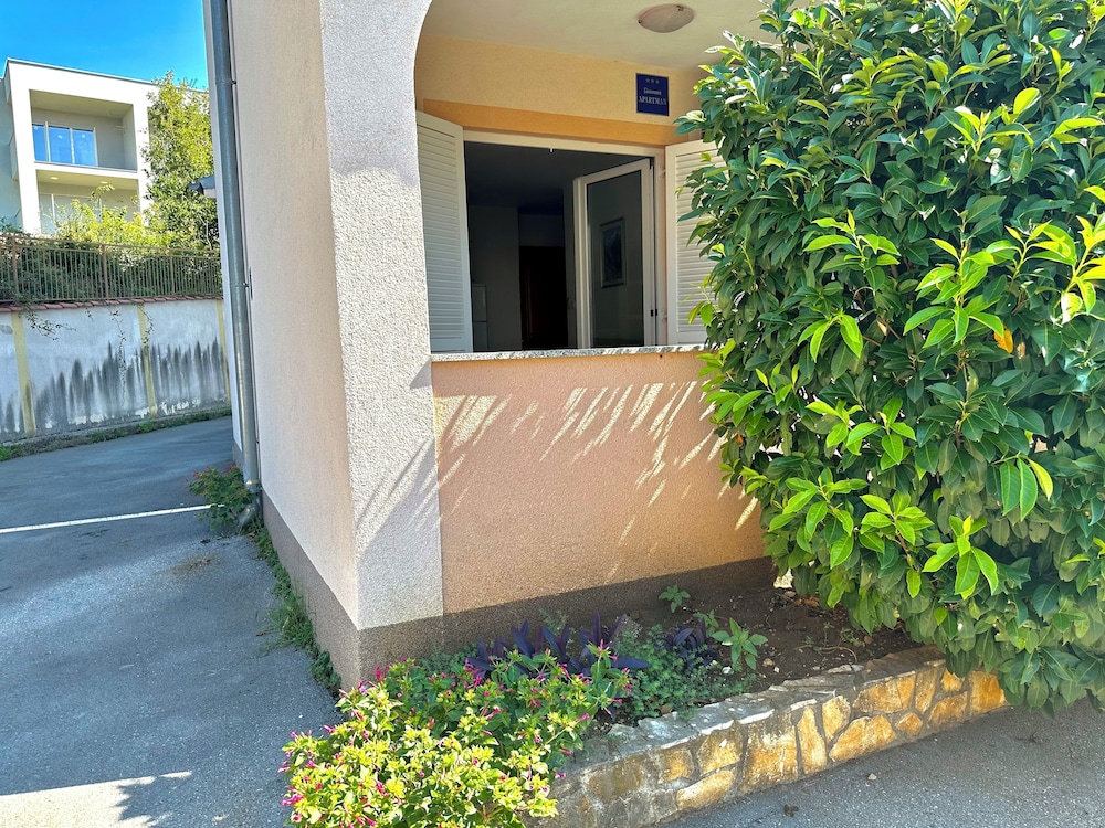 Apartman Portos