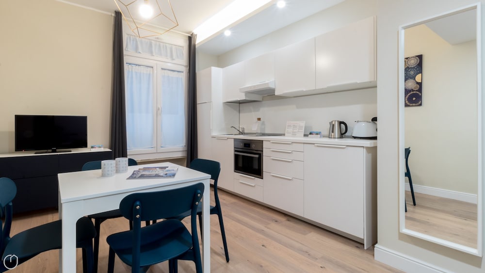 Garibaldi 104 C en Milan — kitchen