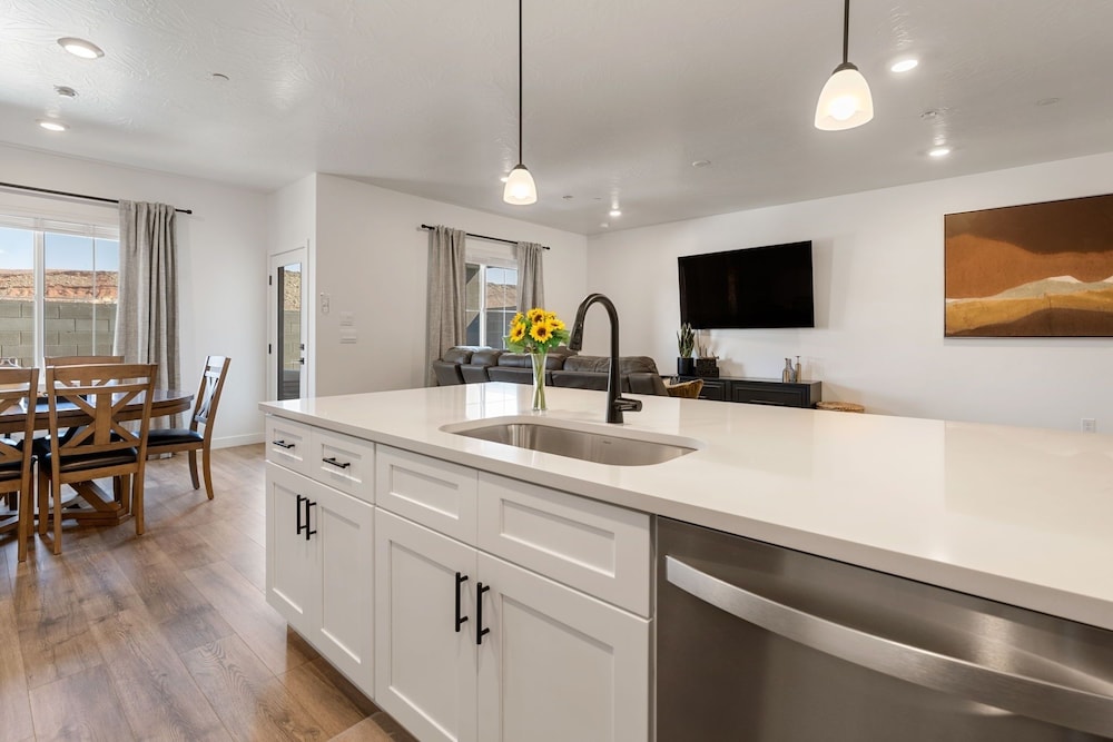Ripple Retreat 4 Bedroom Townhouse