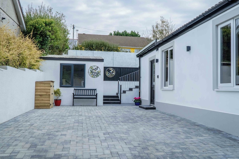 Wiston Street - 2 Bedroom Holiday Home - Pembroke