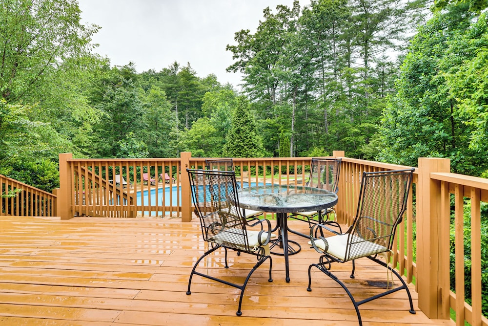 Game Room & Fireplaces: Group Dahlonega Getaway