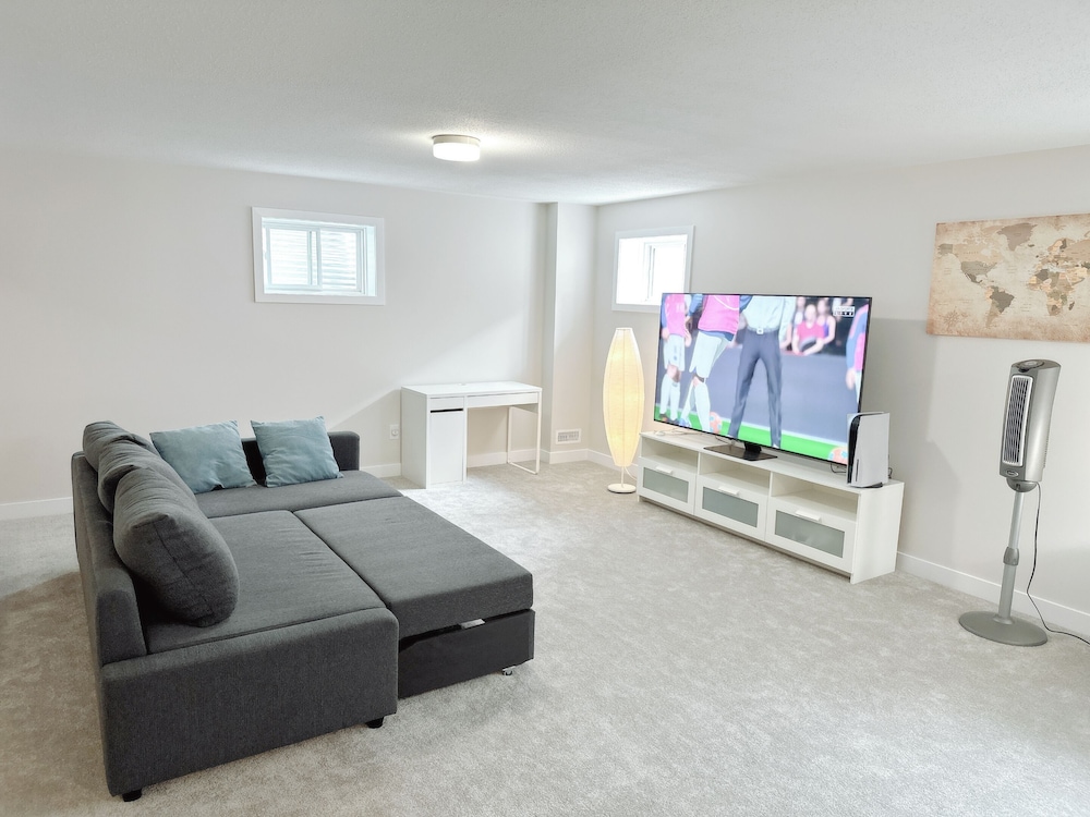 Beautiful rooms with Netflix