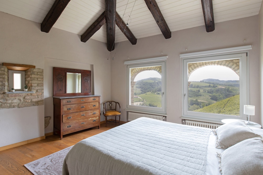 Villa Langhe in Castiglione Falletto