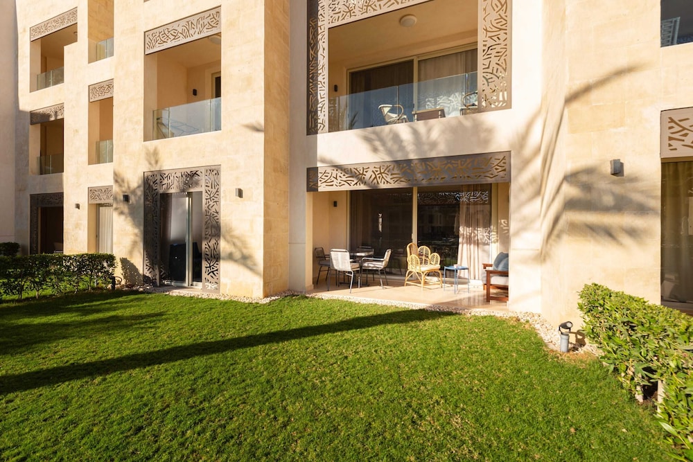 Xuru Stays I Sparky & Summery 2 BDR @ Mangroovy Free Beach & Pool Access