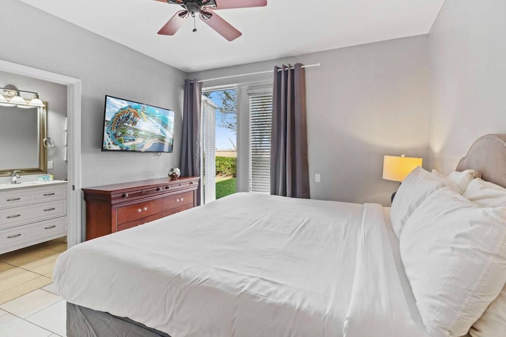 Vista Cay Swanky