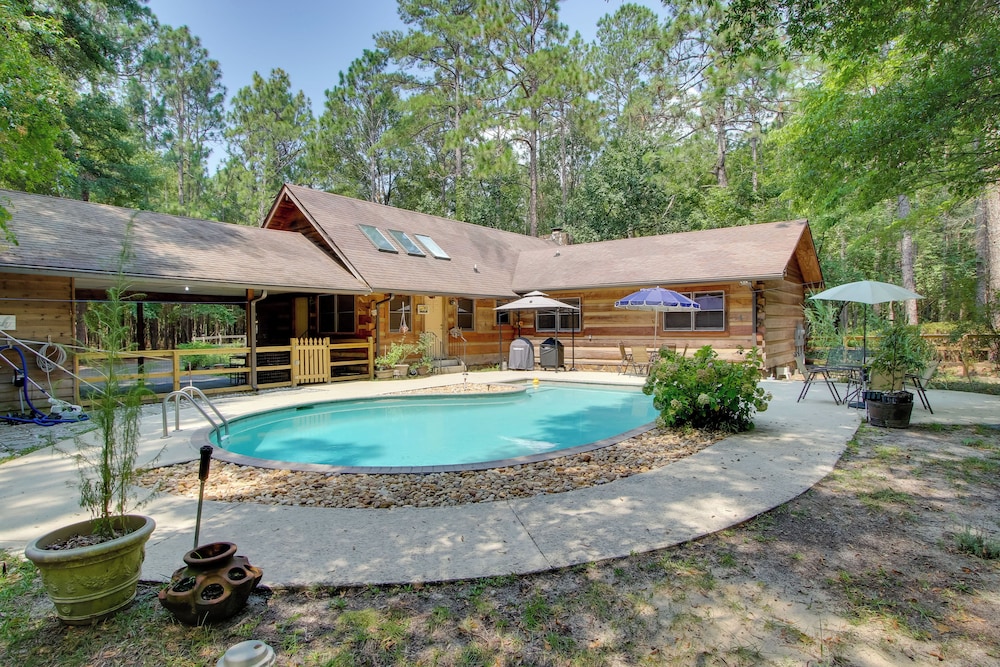 Golfer's Getaway: Hephzibah Home w/ Pool Access