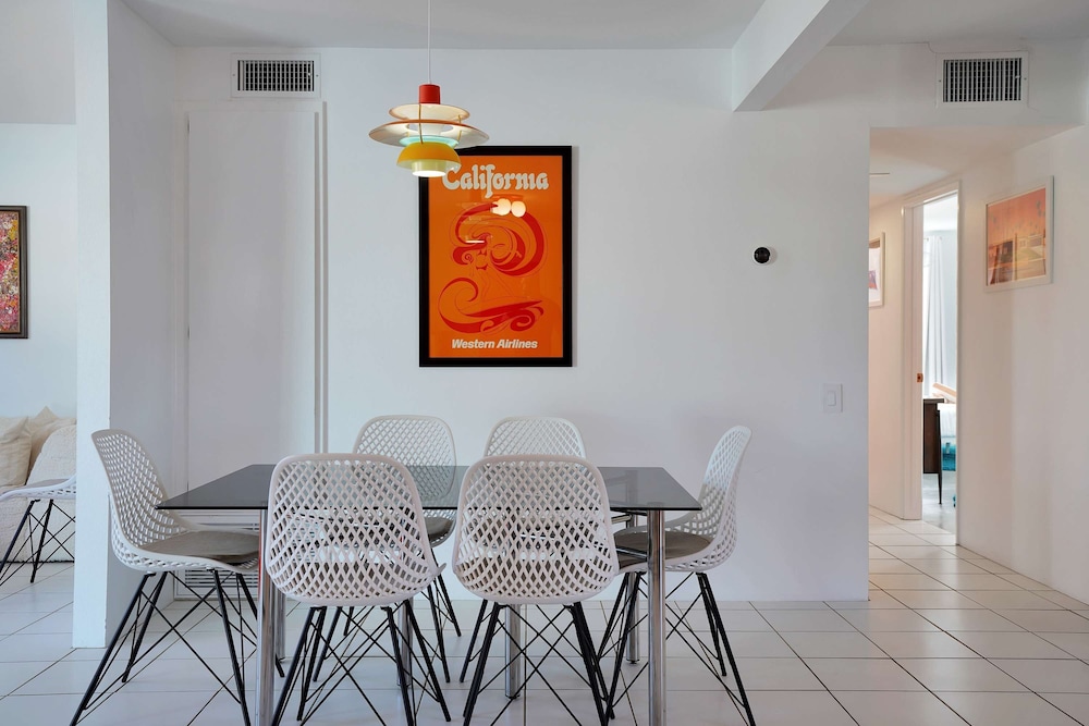 Retro Desert Retreat - Ideal Palm Springs