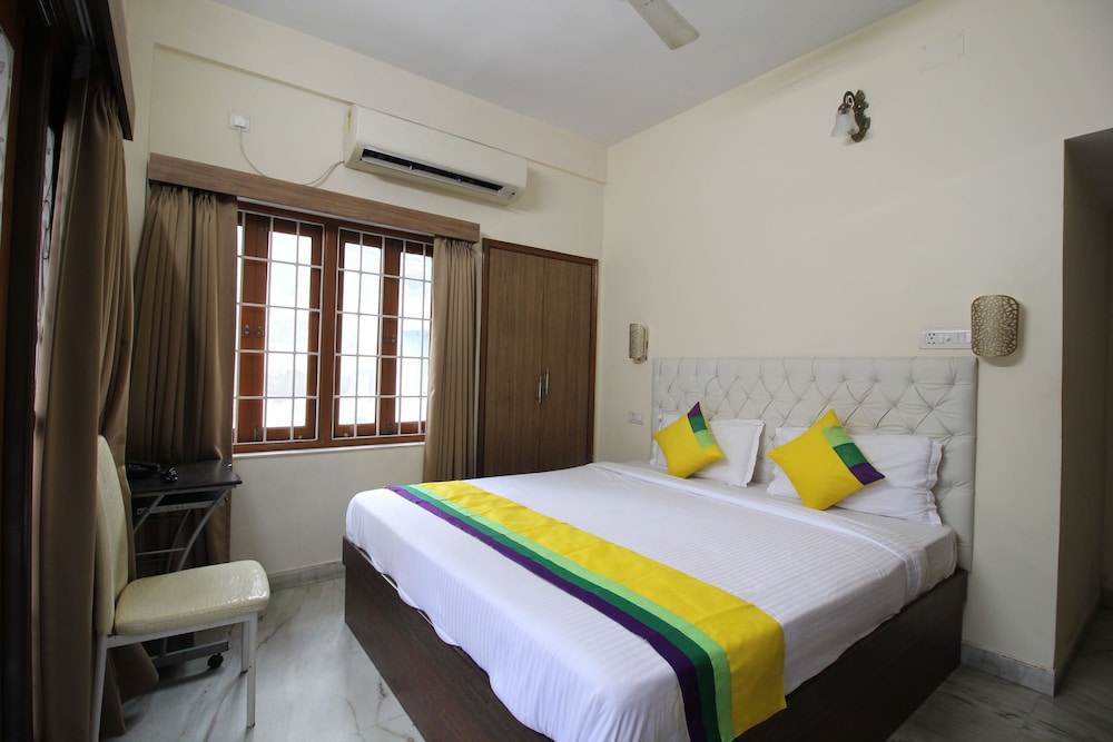 Anamitra Guest House