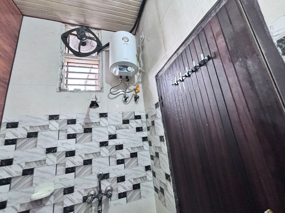 Shri Mohini Kunj Hotel Vrindavan