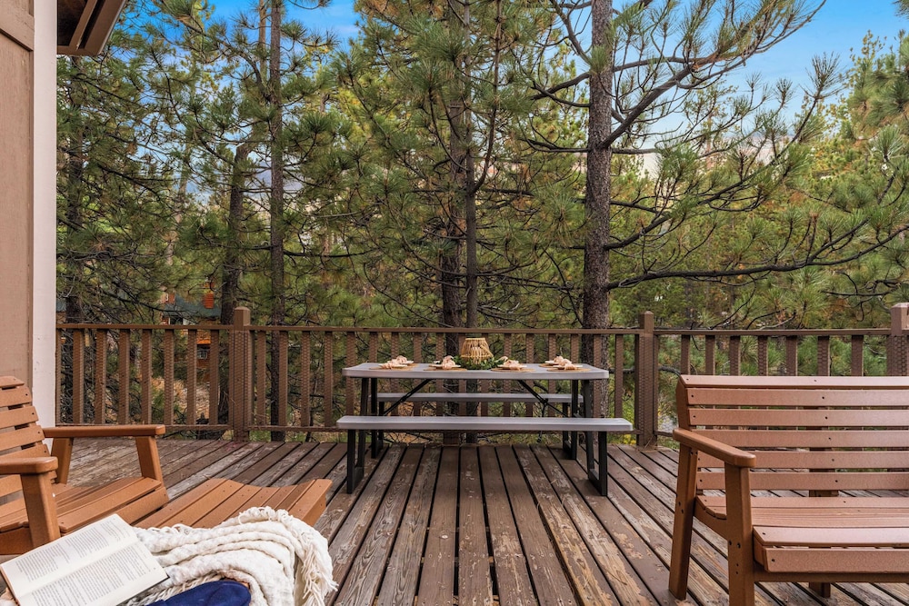 Lakeview Cabin w/ Game Room & Deck Near Ski Slopes & Trails Sleeps 20 Waterview by Avantstay