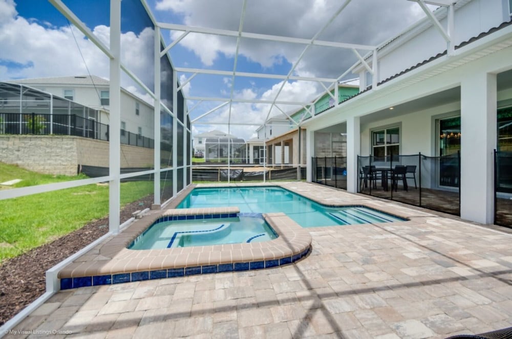 Villa in Champions Gate Resort 2527 - Image 2