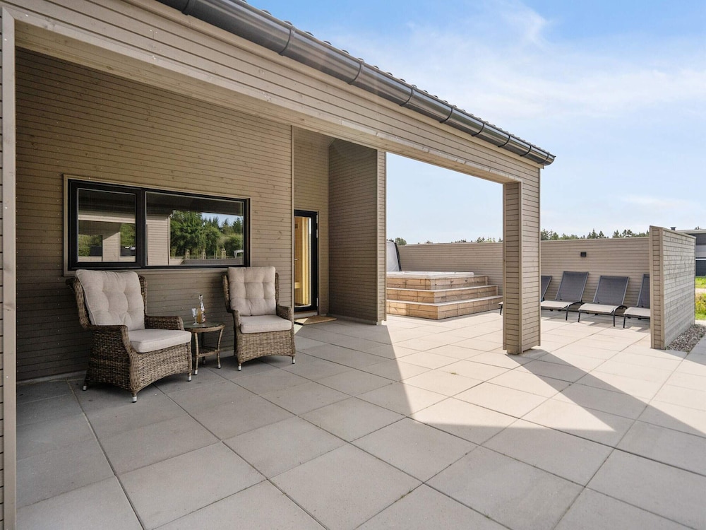 5 Star Holiday Home in Norre Nebel