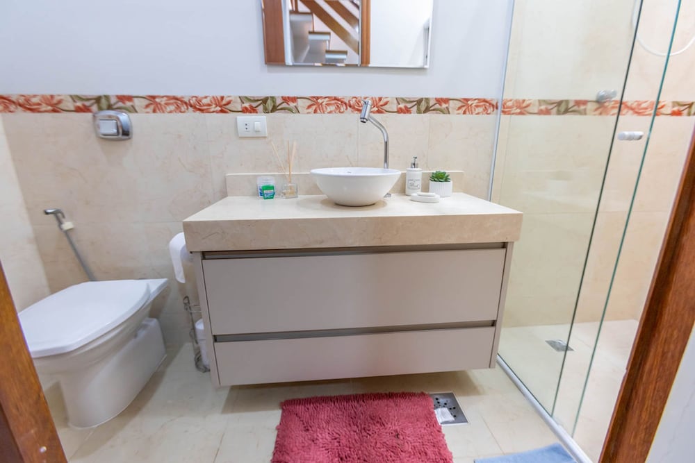 Casa em Condom nio com Piscina Wi-fi e Garagem