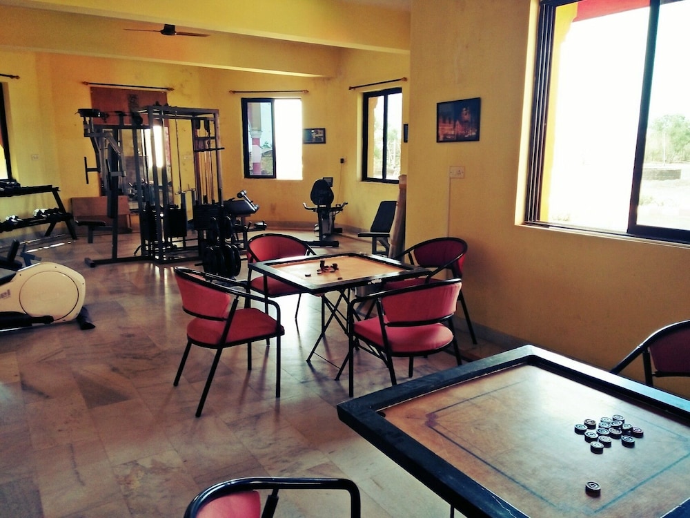 Shiv Sagar palace