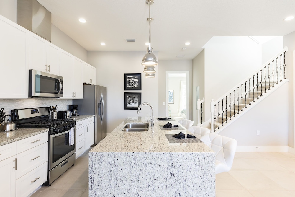 Summerville Vacation Homes by Columbia Management