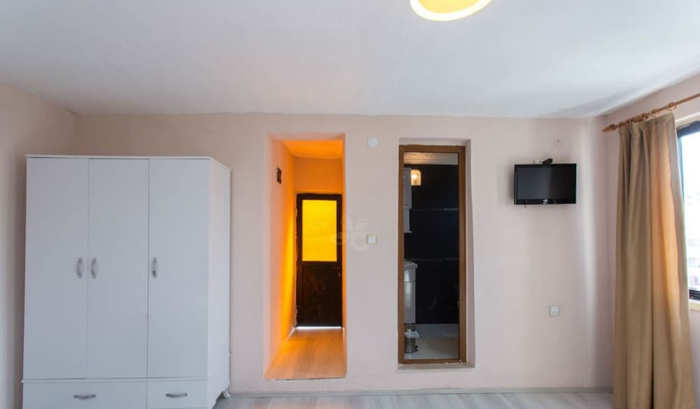 Delta Altinkum Otel - Image 11