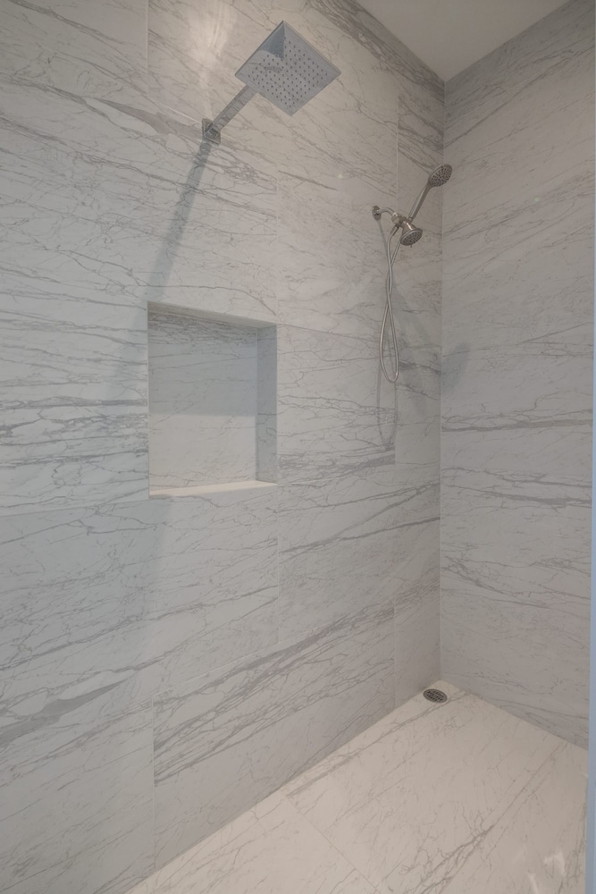 Waves Views Luxury 3BR Oceanfront Condo